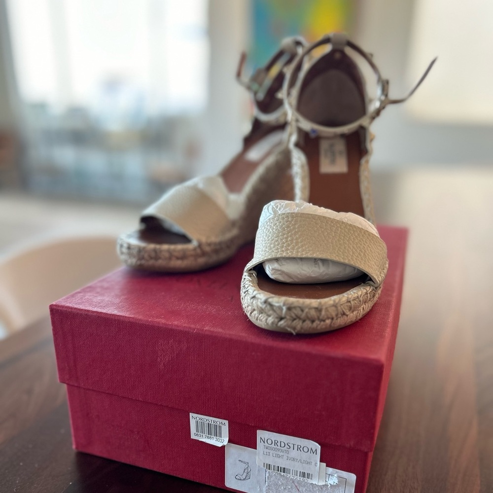 Valentino Double Rockstud Grainy Calfskin Wedge Sandal. Sz 37